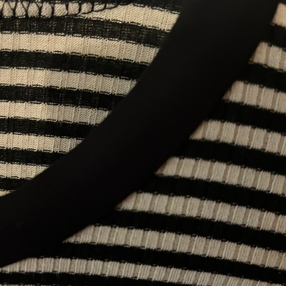 Like new Jackson Rose stripped long sleeve tee - Picture 4 of 5